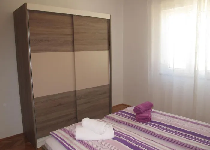 Luka By Interhome Apartman